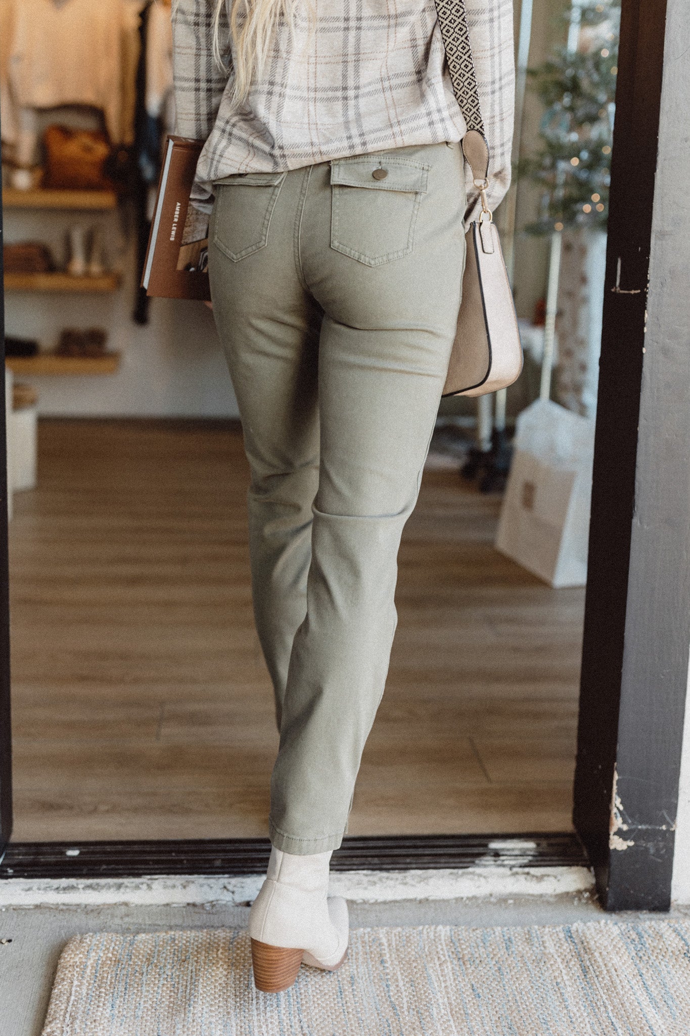 Agnes Patch Pocket Pant (Olive Green)