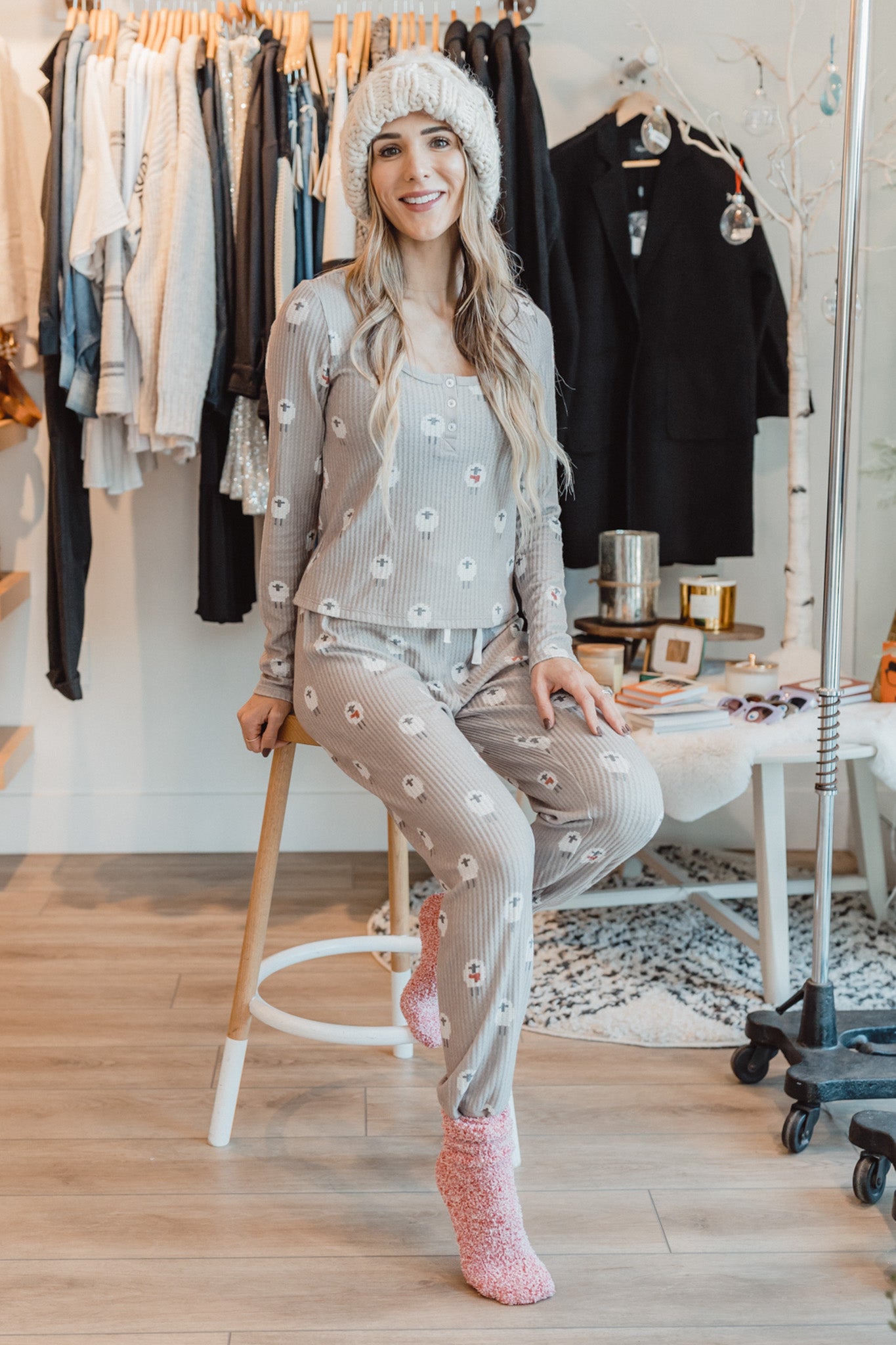 Fireside Sheep Long Sleeve Top (Burlap)