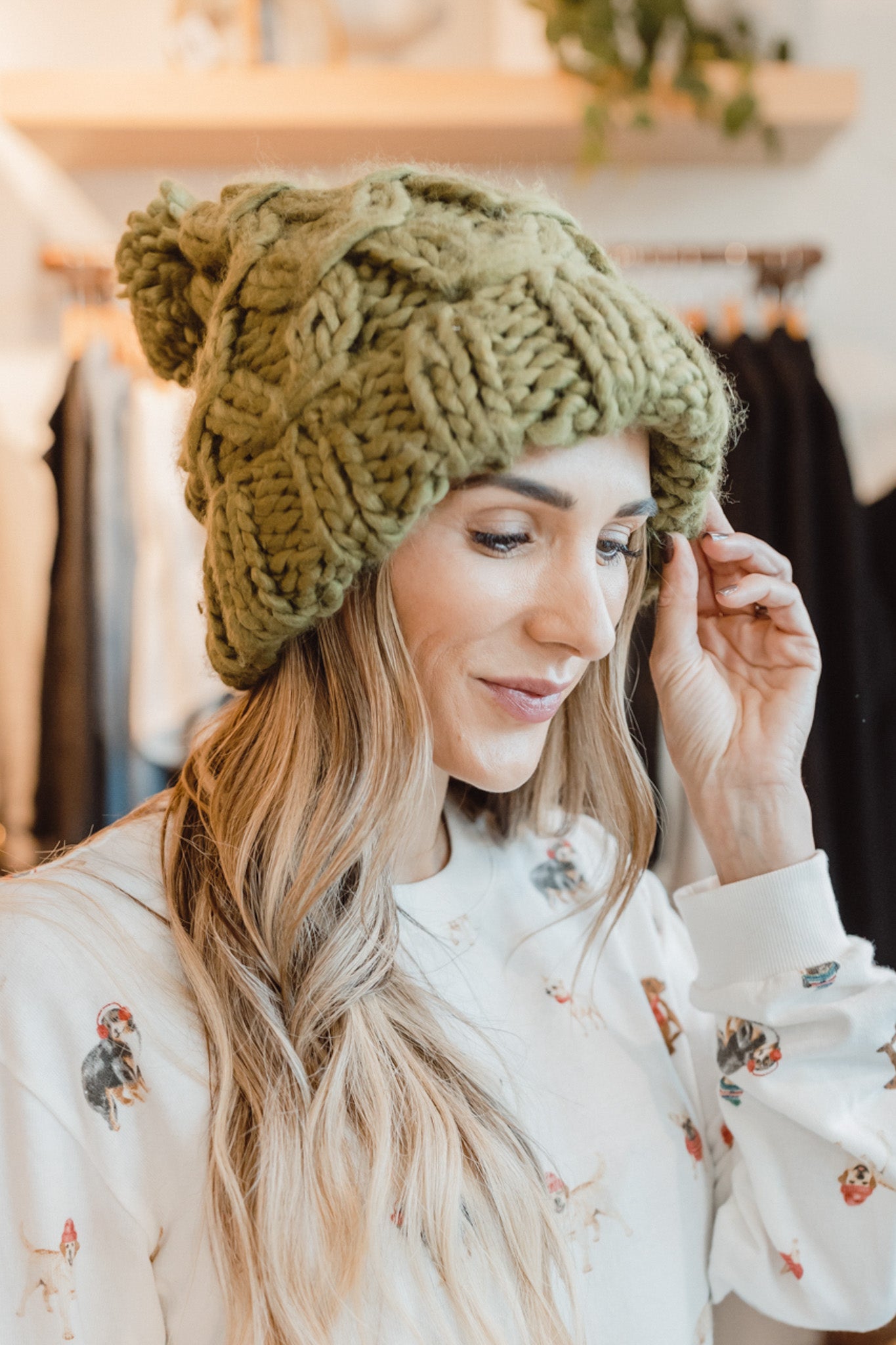 Oversized Pom Pom Chunky Knit Beanie (Olive)