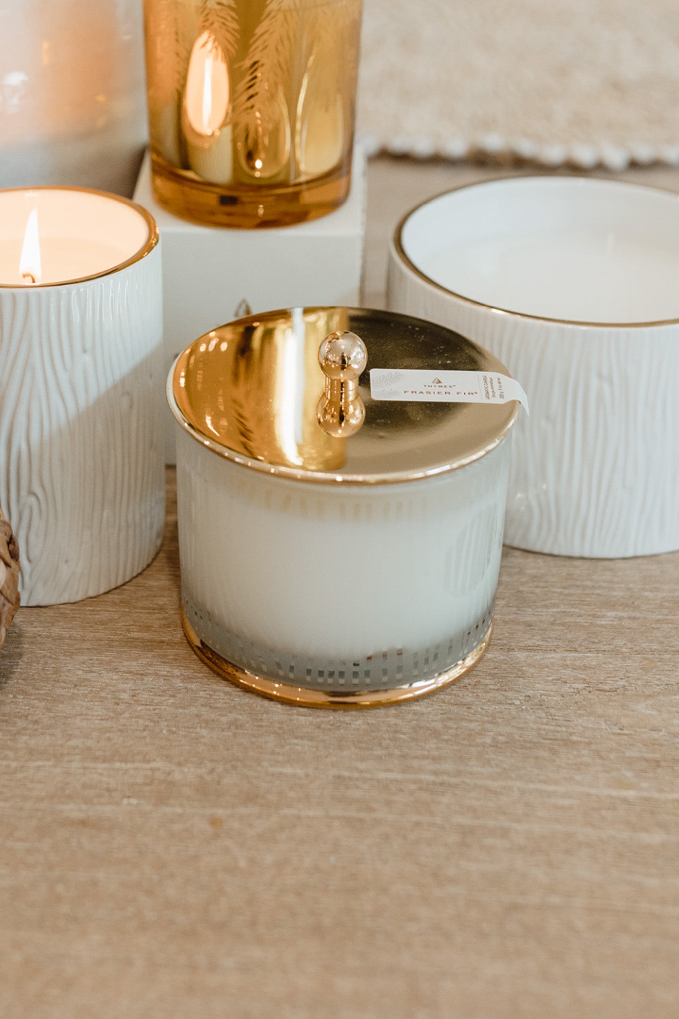 Frasier Fir Gilded Frosted Wood Grain Candle (9oz)