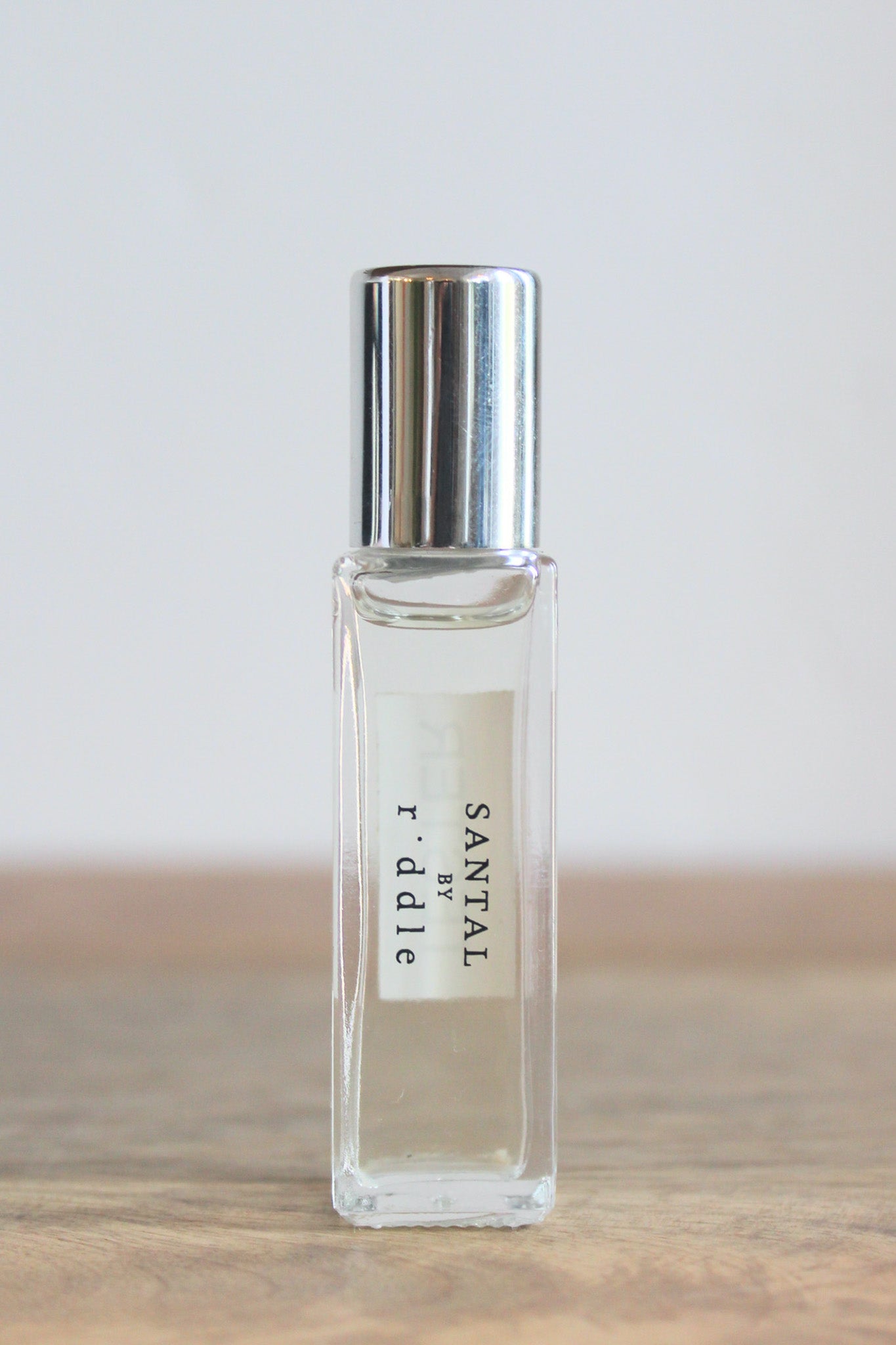 Bottle Riddle Oil Santal Santal Roll-On Oil (8ml)