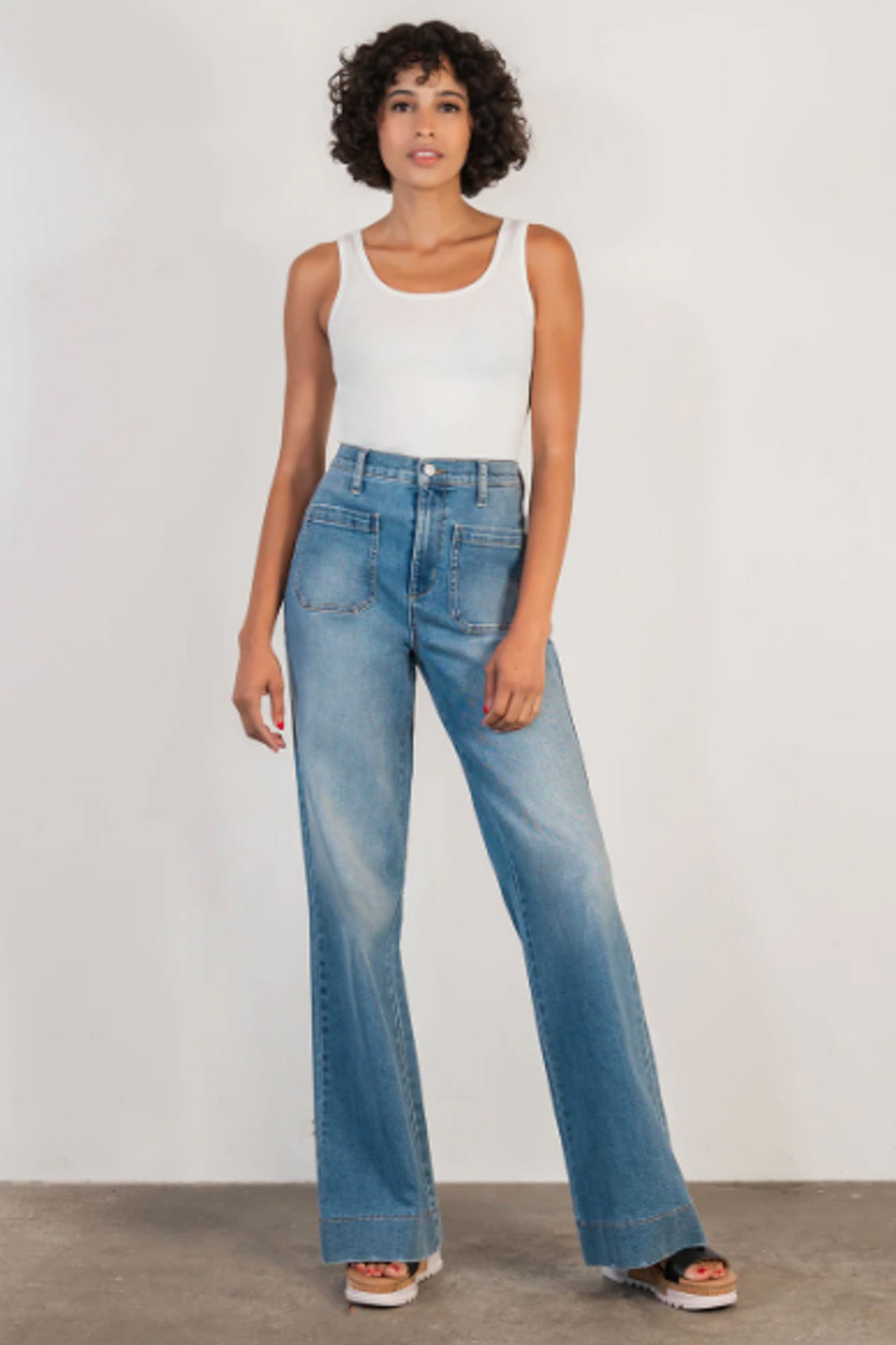 light wash relaxed wide leg pant
