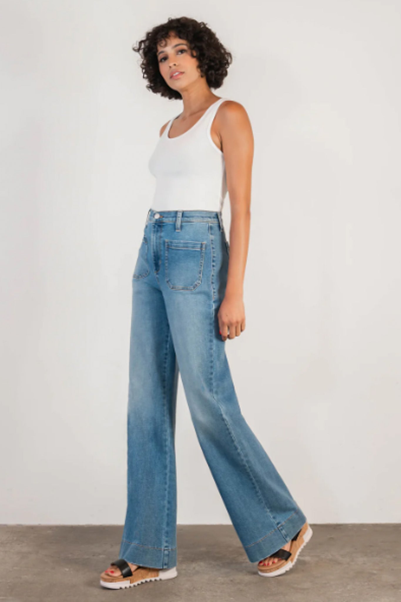 light wash relaxed wide leg pant