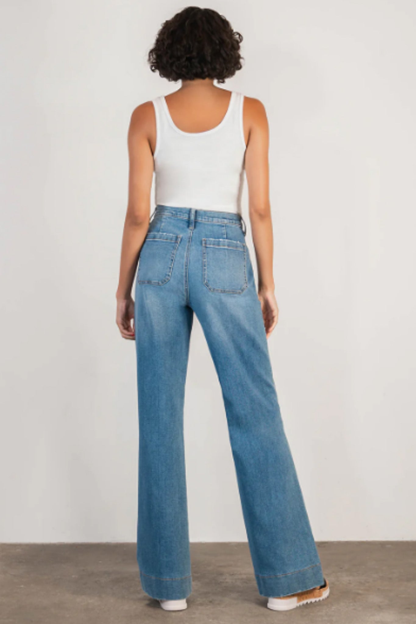 light wash relaxed wide leg pant